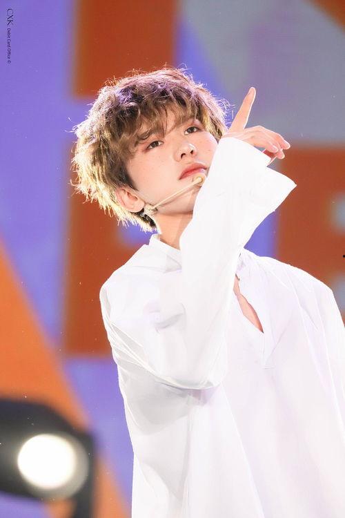 吃瓜娱乐八卦蔡徐坤视频,揭秘明星幕后生活
