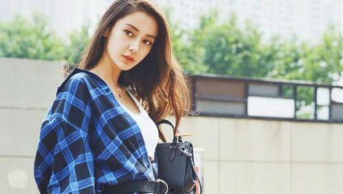 杨颖吃瓜看娱乐圈