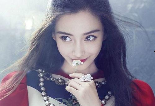 杨颖吃瓜看娱乐圈